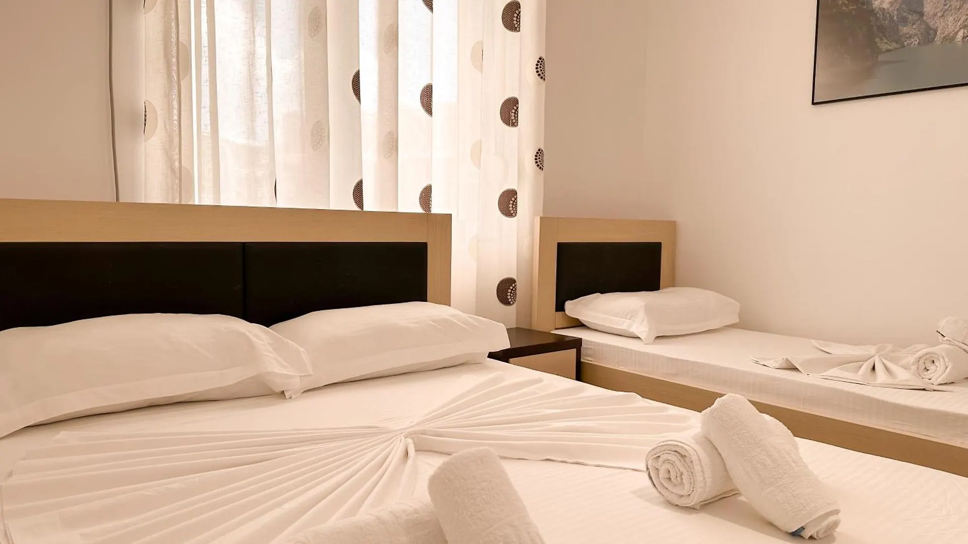 Family Hotel Ksamil 0*,  Arnavutluk